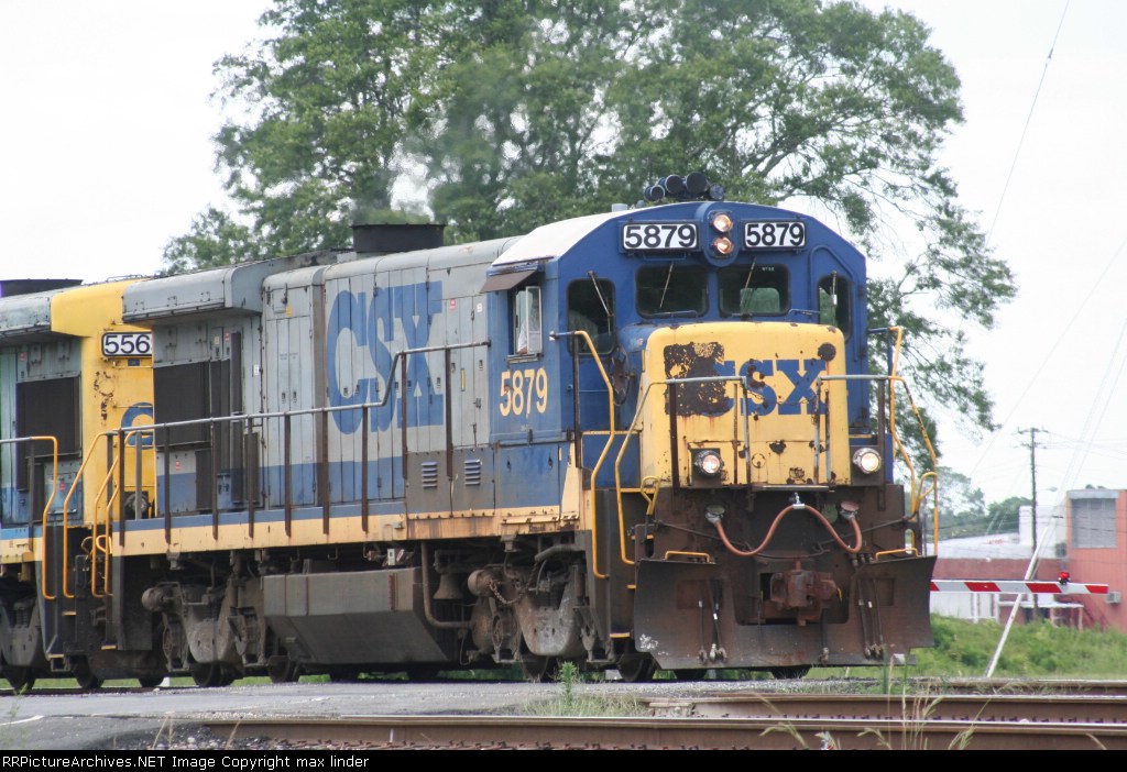 CSX 5879
